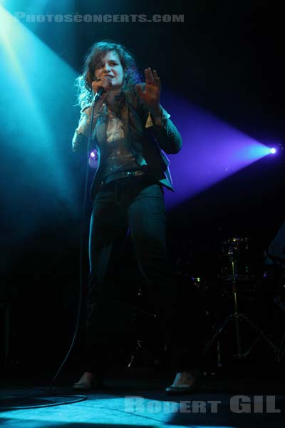 CHRISTINE AND THE QUEENS - 2011-04-12 - PARIS - La Fleche d'Or - 